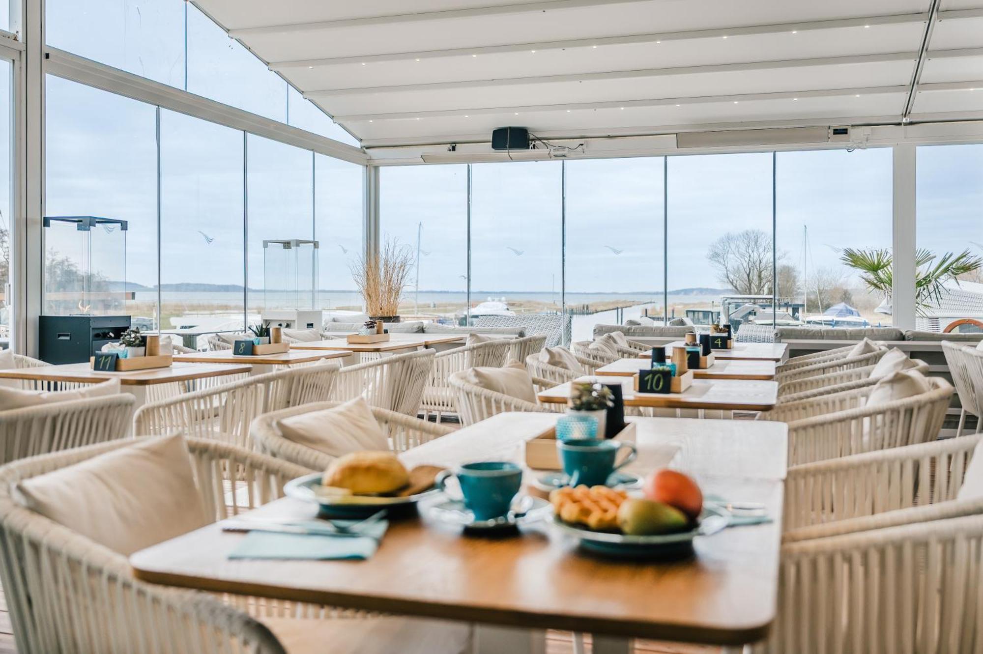 萨斯尼茨 Marina Martinshafen酒店 外观 照片